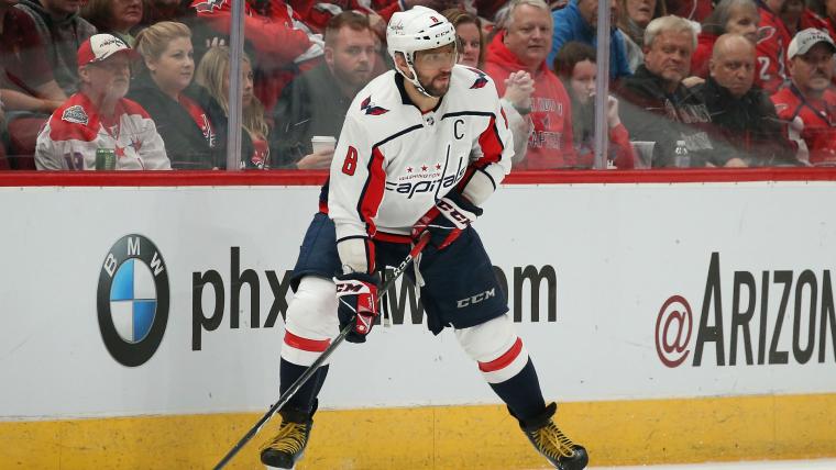 Capitals' Alex Ovechkin extends career-high point streak to 14 games in win image