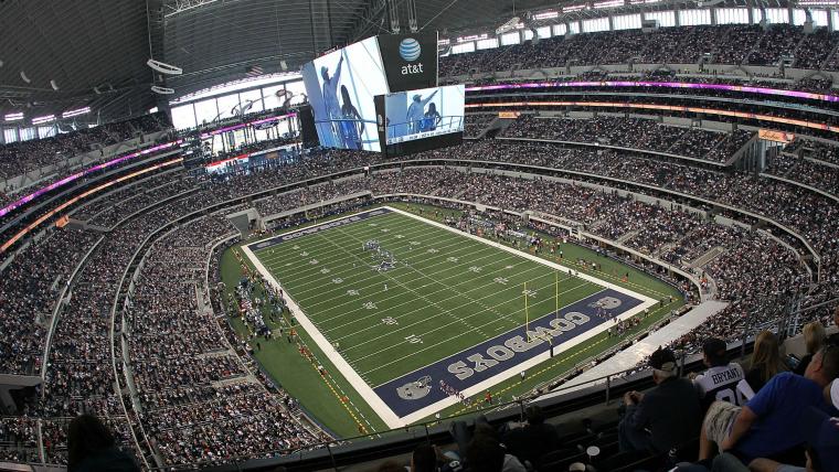 Tornado warning keeps disappointed Cowboys fans, players inside AT&T Stadium image