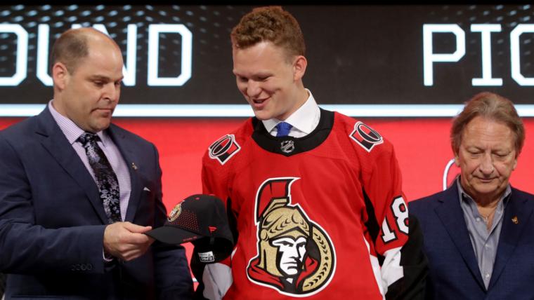 From wives' room fights to brotherly competition, St. Louis molded Brady Tkachuk image