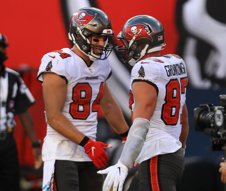 Where is Rob Gronkowski? How Gronk's blocking, Cameron Brate's receiving give Bucs perfect TE combo image