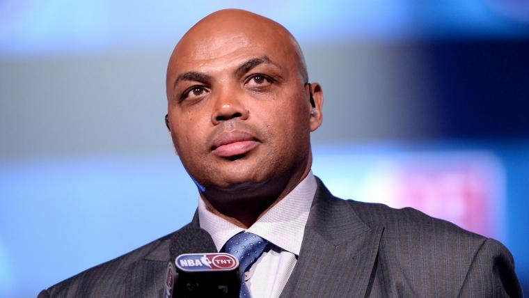 Charles Barkley supports Draymond Green slapping man image