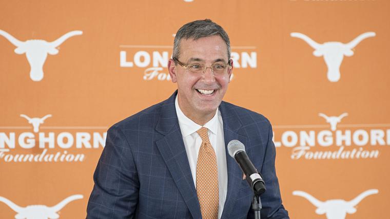 SN exclusive: Texas AD Chris Del Conte talks horns down, Texas title hopes, Big 12 future image