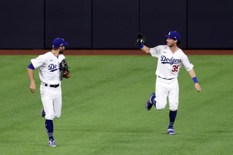 Tempers flare between Dodgers and Padres  image