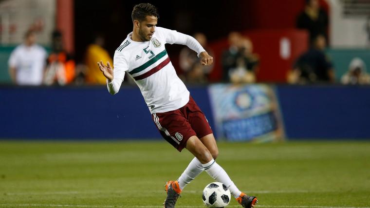 Reyes trains separately from El Tri   image