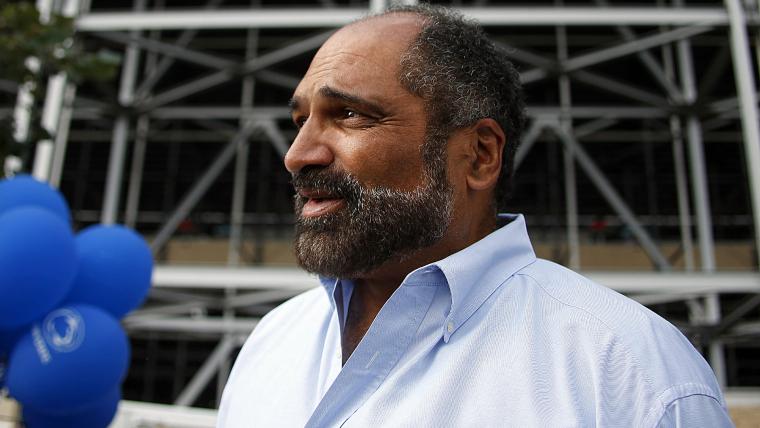 Franco Harris, other Penn State alums condemn DeAndre Levy's 'dirtbag' Paterno comments image