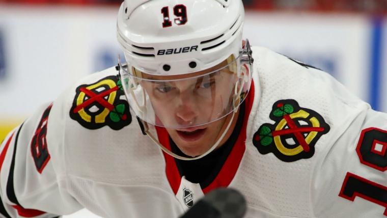 Jonathan Toews' troubling, sudden decline has Blackhawks in a bind image