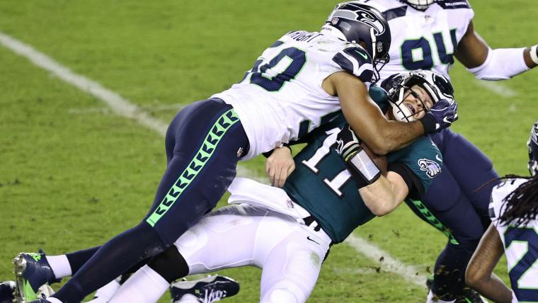 Seahawks vs. Eagles score, results: Seattle's defense steps up again, stifles Carson Wentz image