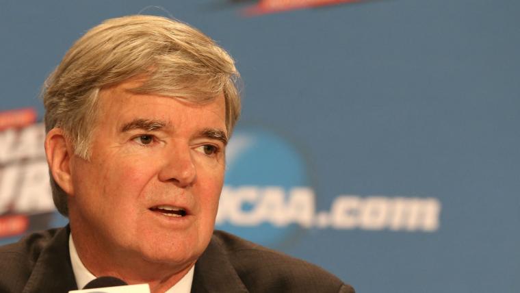 Mark Emmert releases statement on Yahoo! Sports article, outlining college hoops corruption image