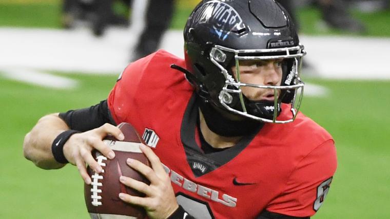 UNLV QB issues apology for eating sushi off nude model on reality TV show image