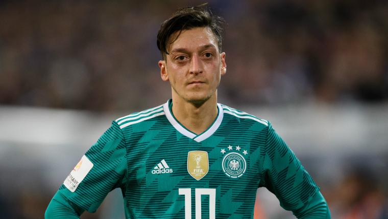 Ozil criticism 'hypocritical', says Klopp image