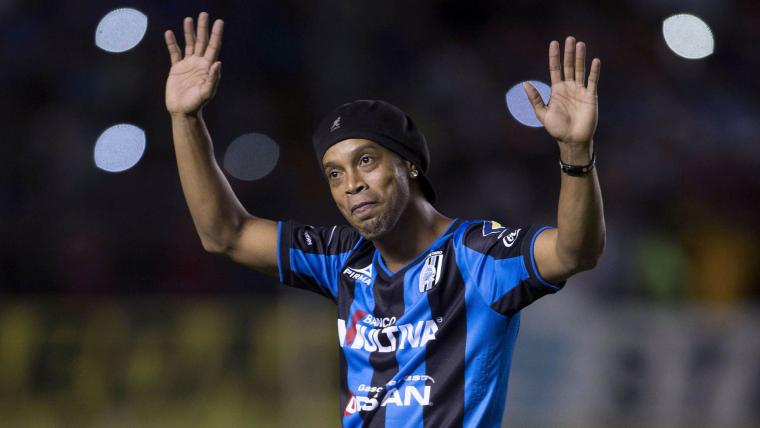 Transfer news: Ronaldinho set to stay at Queretaro image