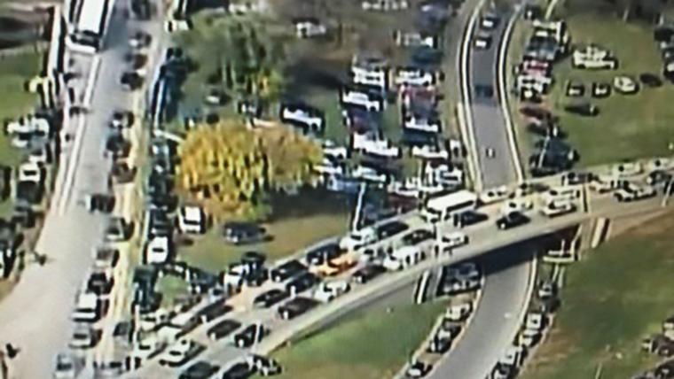 Royals' World Series parade turns Kansas City into traffic nightmare image