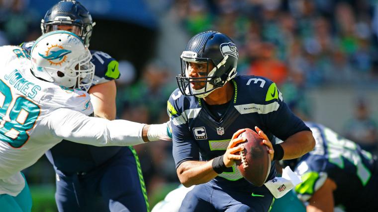 Injury updates for quarterbacks Russell Wilson, Robert Griffin III, Tony Romo image