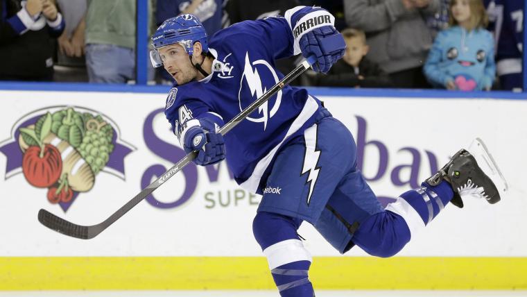 Lightning's Ryan Callahan out for five months following shoulder surgery image