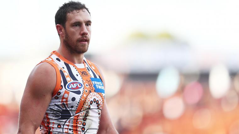 GWS ruckman Shane Mumford turns to umpires to fix free kick problem image