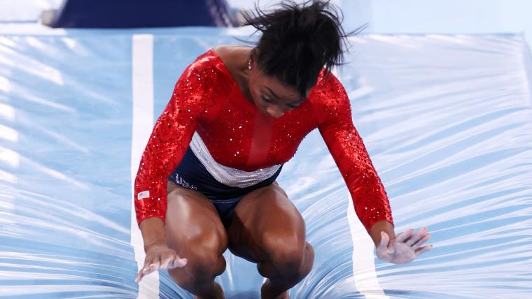 A Simone Biles injury revealed in 'Simone vs. Herself' could explain sudden exit from Olympics team finals image