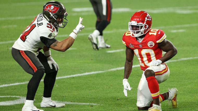 NFL taunting rule: Why Tyreek Hill may need to change his signature peace sign for 2021 season image