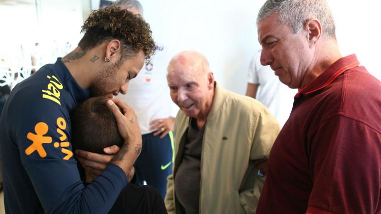 Brazil welcome a legend to training image