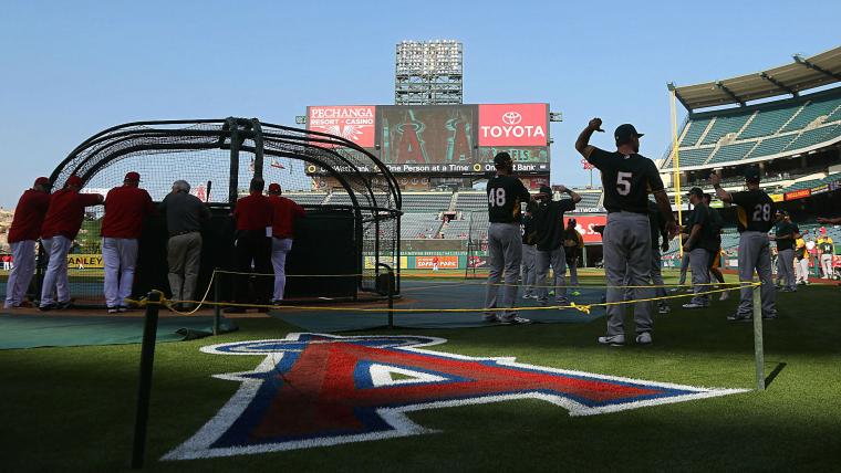 ALDS: Angels ride fans' 'Light Wave' into postseason image