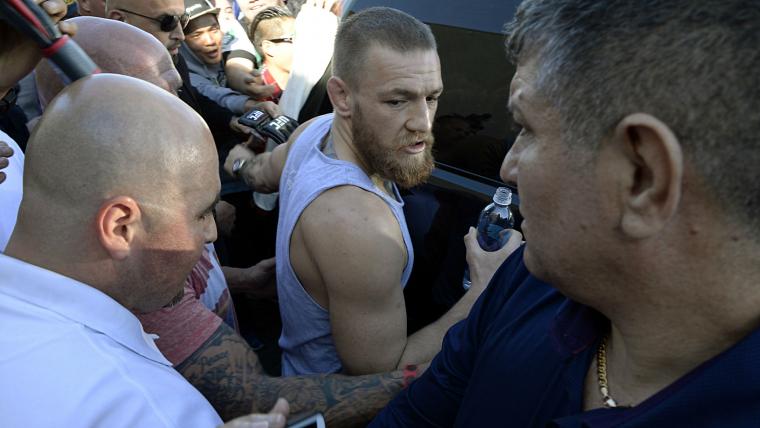 Conor McGregor tells Australian journalist to 'shut the f— up' image