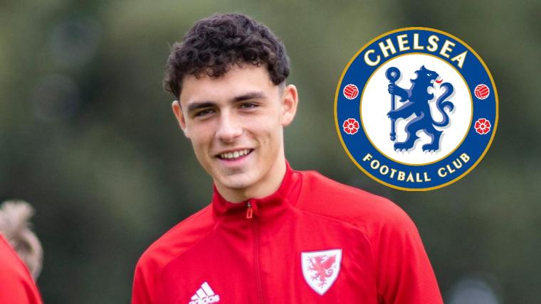 Chelsea take Wrexham wonderkid Davies on trial image