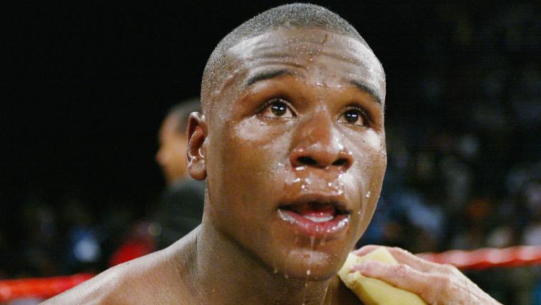 Two boxers have beaten the 'undefeated' Floyd Mayweather image