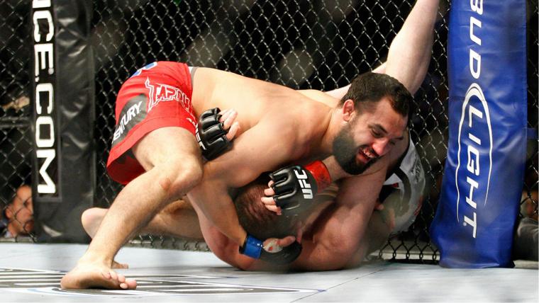 UFC Fight Night betting odds and pick — Hendricks reasonable favorite over Thompson image