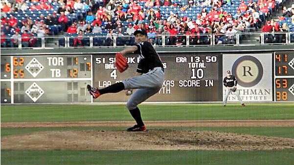 Ichiro Suzuki makes first career pitching appearance image