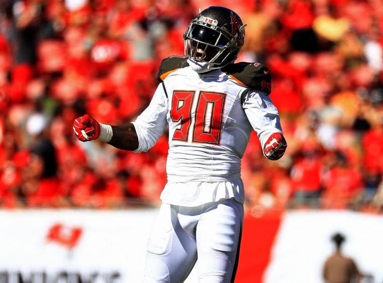 What happened to Jason Pierre-Paul's hand? Pro Bowl career rebuilt with Buccaneers after fireworks accident image