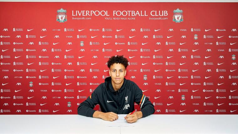 Liverpool wonderkid Gordon signs first pro deal image