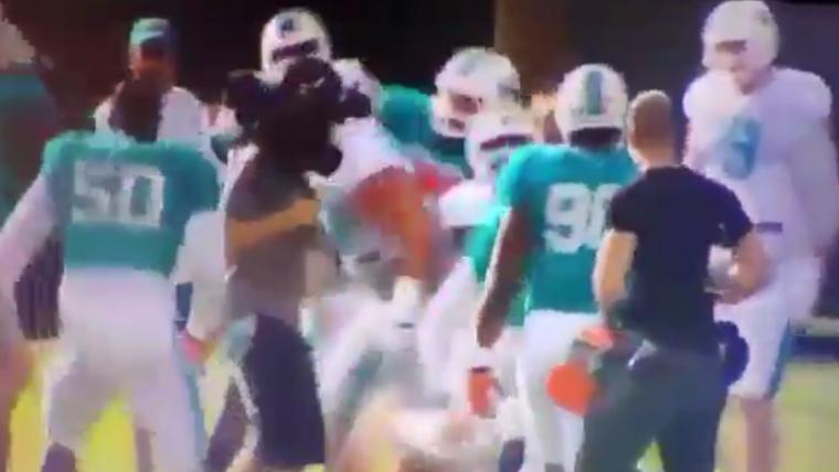 Watch Laremy Tunsil get into fight at Dolphins camp image