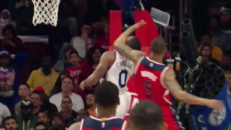 Markieff Morris ejected after old-school clothesline foul on Isaiah Canaan image