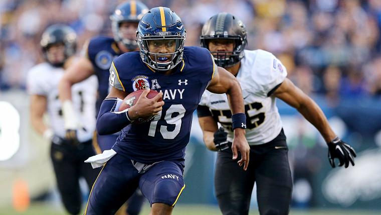 QB Keenan Reynolds makes history as Navy pushes past Army image