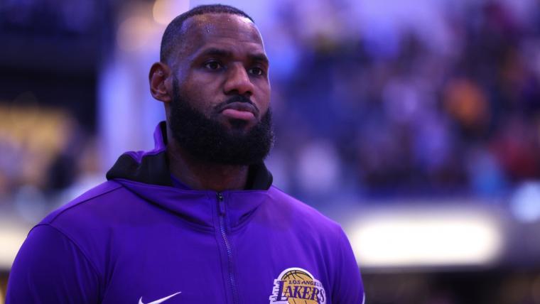 LeBron clears COVID-19 protocols, set to return image