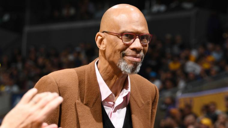 Kareem Abdul-Jabbar, hospitalizado tras romperse la cadera en un concierto image