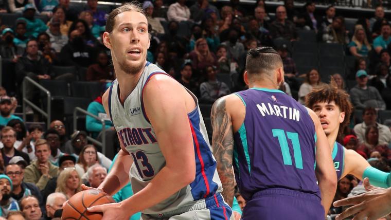 Kelly Olynyk's buzzer-beater snaps Pistons 15-game losing streak vs. Hornets image