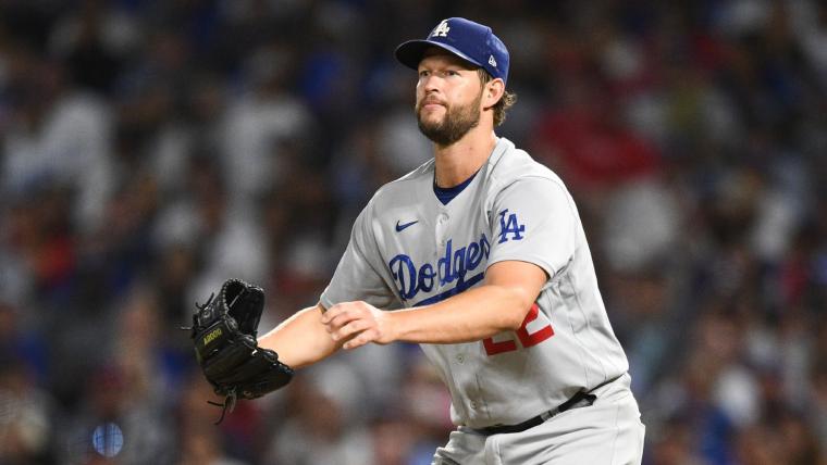 Dodgers' Clayton Kershaw makes another bid at a perfect game, and this time there's no quick hook  image