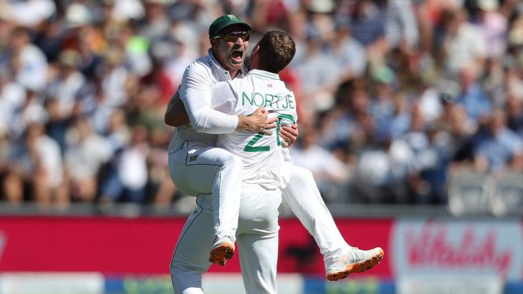 South Africa crush England inside three days to take a 1-0 series lead image