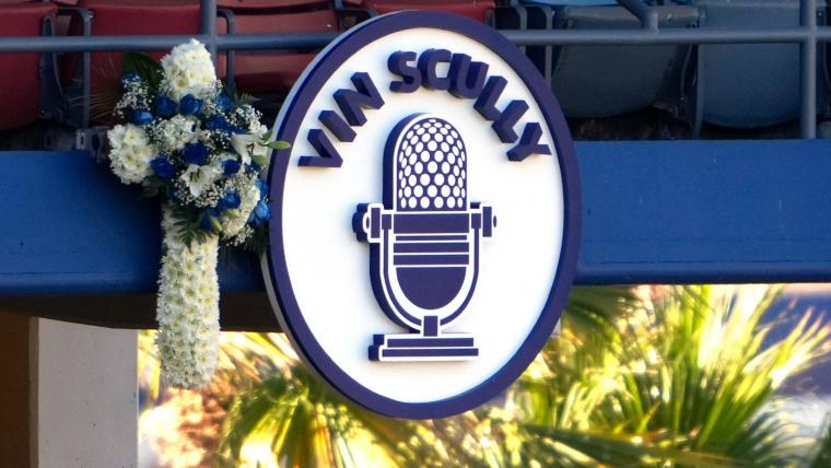 Dodgers' rousing tribute to Vin Scully capped by fans shouting a signature phrase image