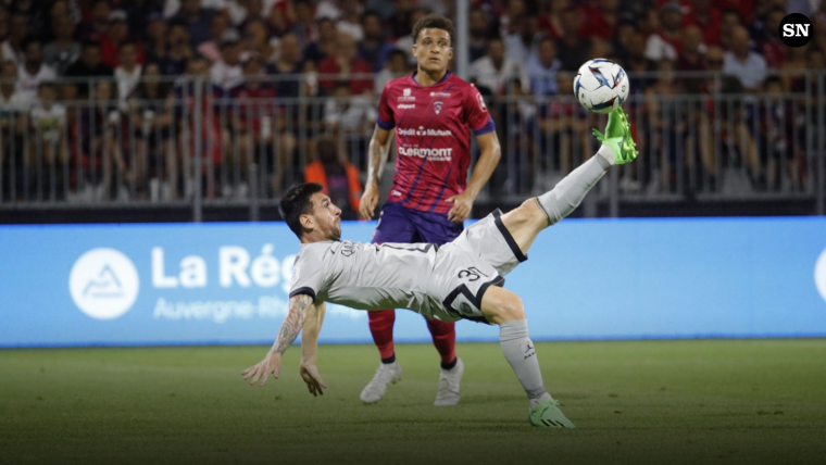 Lionel Messi's best PSG goal? Argentine scores stunning bicycle in Ligue 1 opener image