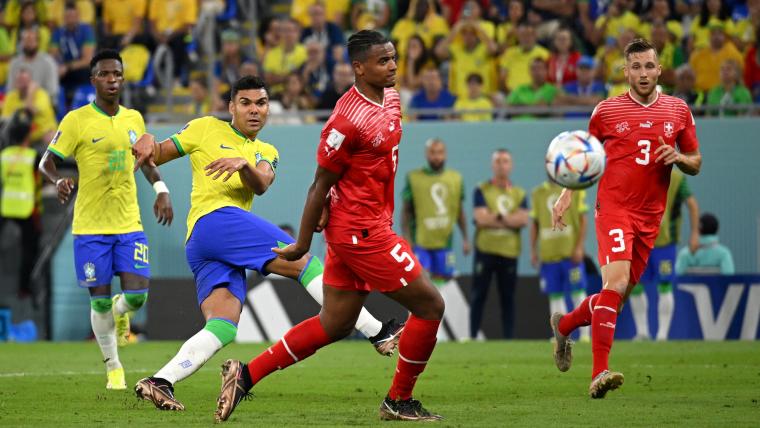 Late Casemiro goal takes Brazil into last 16 image