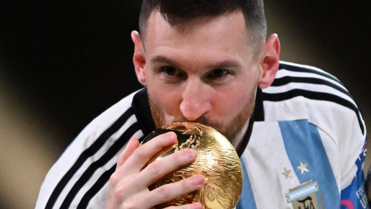 Lionel Messi conquers World Cup, but he needed his Argentina teammates to help him do it in epic final image