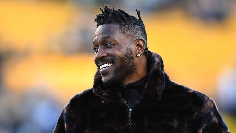 Antonio Brown claims financial trouble in bizarre social media post image