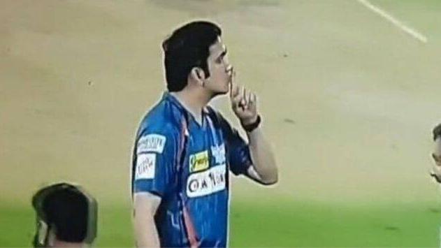 Gambhir flashes middle finger at fans image