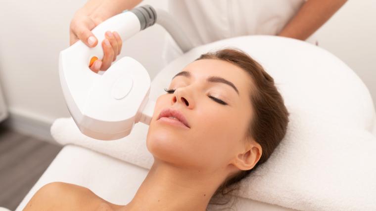 Can light therapy reverse signs of ageing skin? image