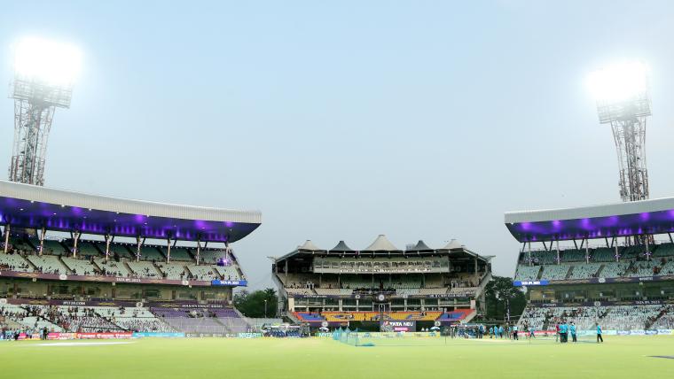 What is the highest successful run-chase at Eden Gardens in Kolkata? image