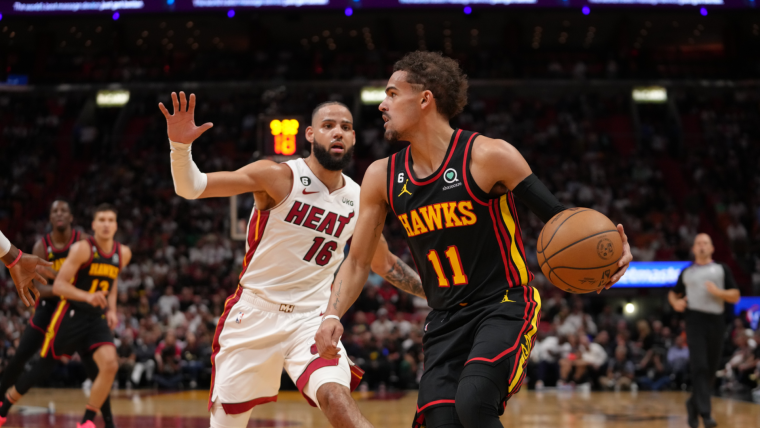 Hawks rally on the road to clinch 7th seed over Heat image