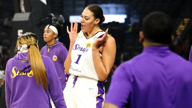 What happened to Liz Cambage? image