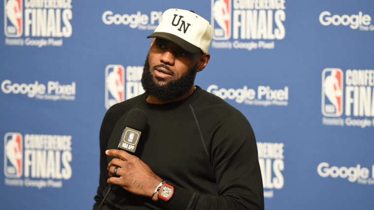 LeBron James giải nghệ chưa? Tương lai của siêu sao Lakers sau khi bị loại cay đắng ở vòng playoff NBA 2023? image