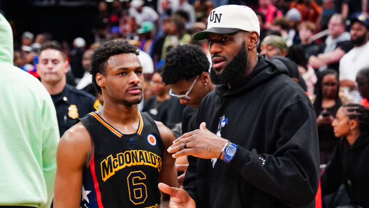 Đội bóng NBA nào có thể giúp cha con LeBron James và Bronny James thi đấu cùng nhau trong năm 2024? image